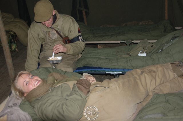 cooperationbetweensoldiers.jpg