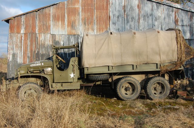 gmc25ton6x6cargododgetruckleftsideview.jpg