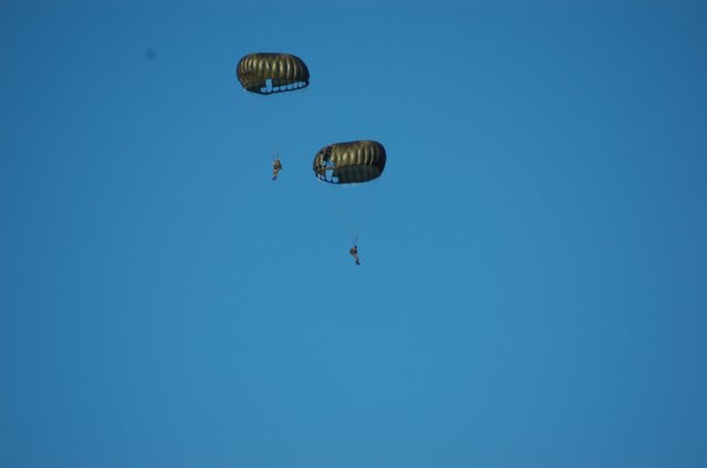 paratroopers.jpg