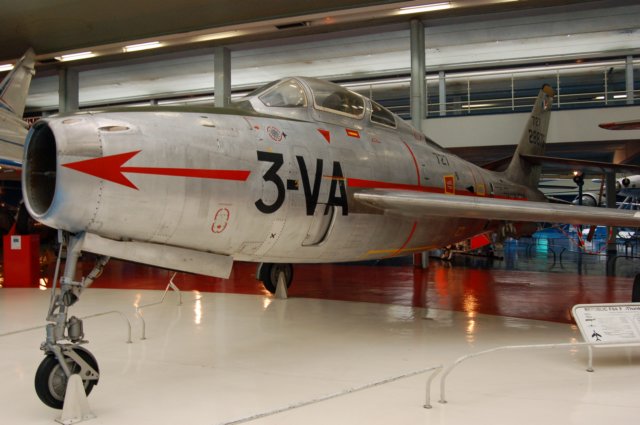 f84fthunderstreakleftfrontview.jpg