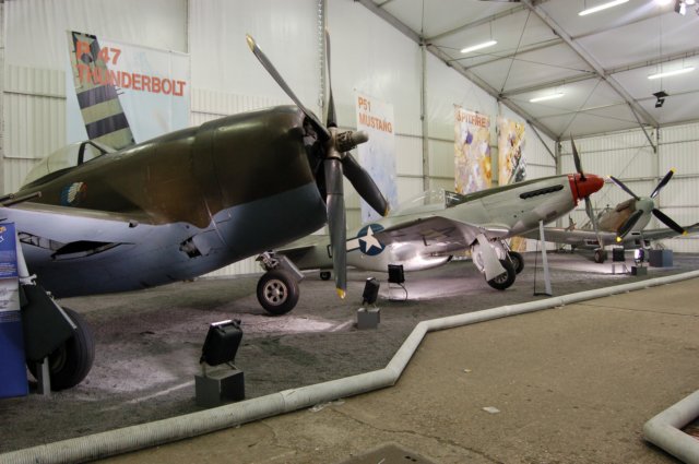 p47withp51andspitfiremk16.jpg