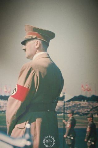 hitleratnuremberg.jpg