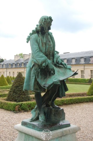 statue.jpg