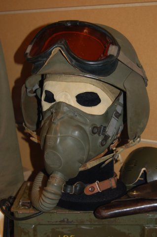 usbomberandgunnerhelmet.jpg