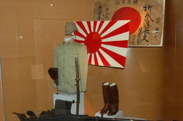 japaneseatgunandofficeruniform.jpg