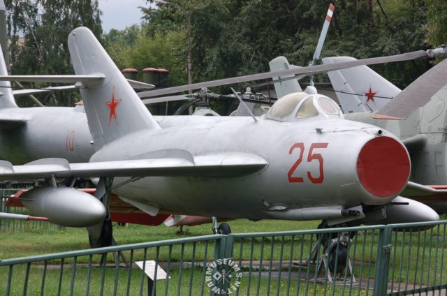 mig17fresco2.jpg