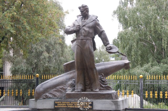 sovietnavystatue.jpg