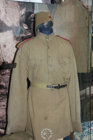 sovietsoldieruniform.jpg