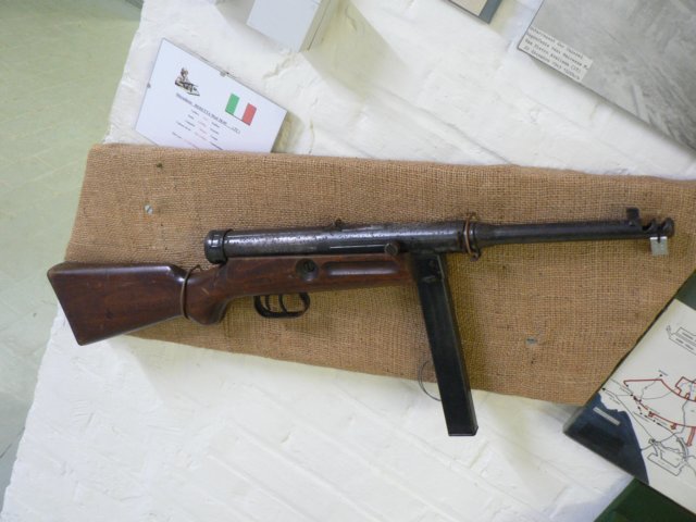 italianberettasubmachinegun.jpg