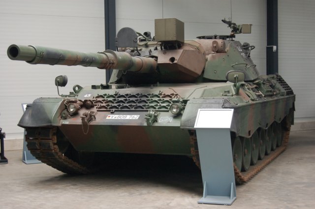 westgermanleopard1a5leftfrontview.jpg