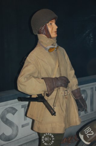 britishparatrooper2.jpg