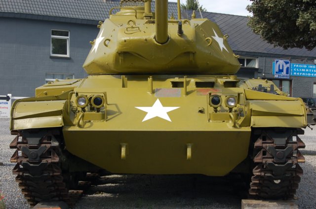 m41bulldogfrontview2.jpg