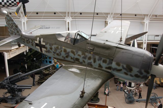 fw190arightsideview.jpg