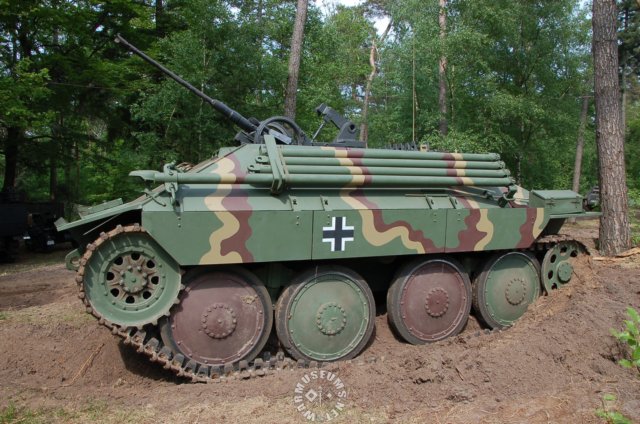 bergepanzer38hetzerwith2cmflak38antiaircraftcanon3.jpg