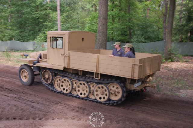 sdkfz251chassisusedintruckconfiguration.jpg