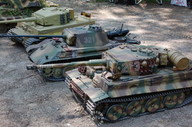 tigersandpantherscalemodels.jpg