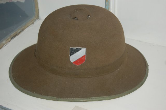 germanhelmetfromafrikakorps.jpg