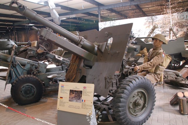 british87mmhowitzerordnanceqf25powdergunmk2.jpg