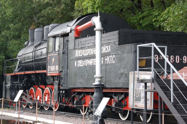 locomotiverailwayengine.jpg