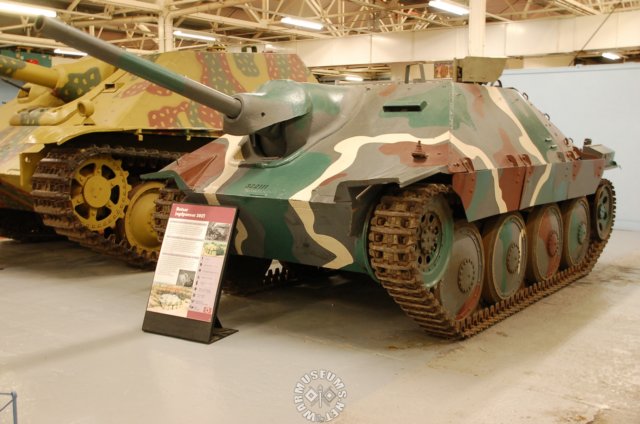 jagdpanzer38hetzerleftfrontview.jpg