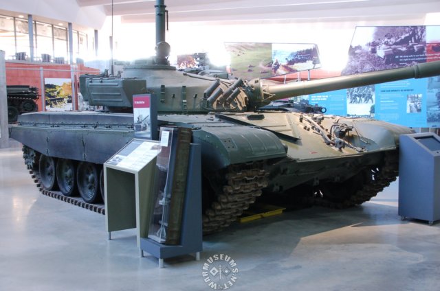 t72rightfrontview.jpg