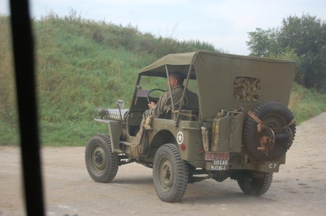 jeepthroughwindscreen.jpg