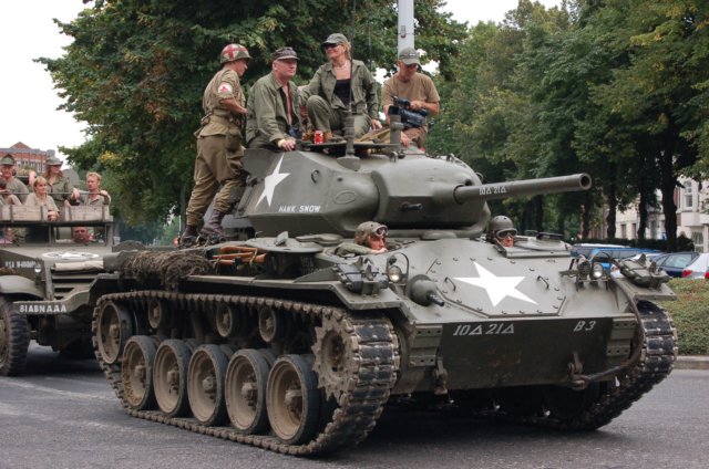 m24chaffee3.jpg