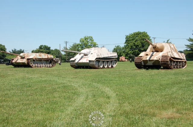 jagdpanzeriv70withjadgpantherandjagdtiger.jpg