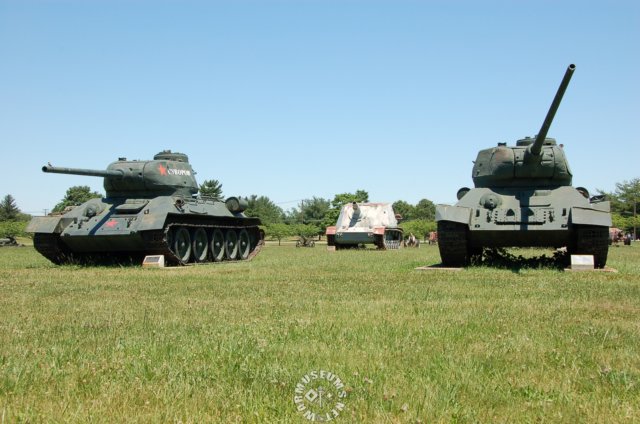 twot3485tanks2.jpg