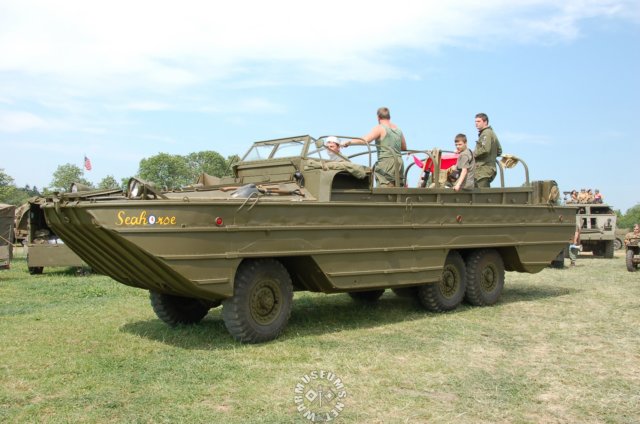 gmcdukw35325ton6x6amphibiantruck.jpg