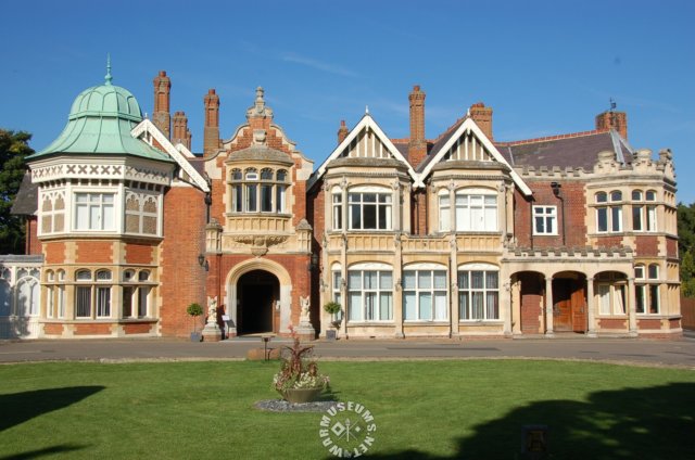 bletchleyparkmansionmeetingpointforguidedvisits.jpg