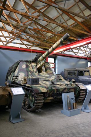 55 Hummel (right front view)