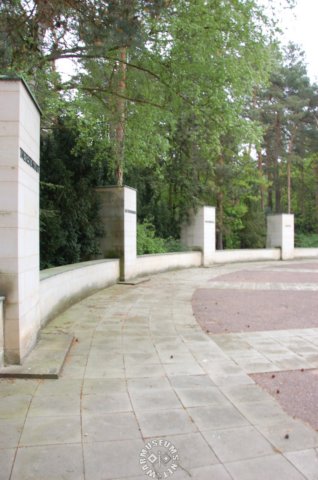 memorial5.jpg