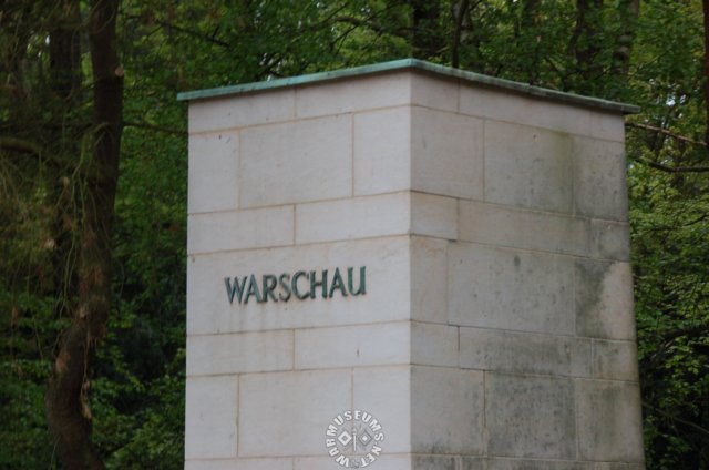 tothevictimsofwarsaw.jpg