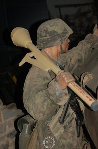 germansoldierwithpanzerfaust.jpg