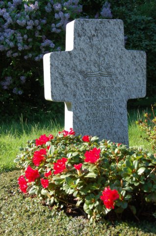 grave6.jpg