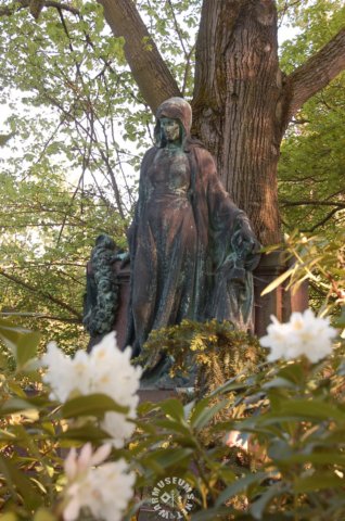 statue4.jpg