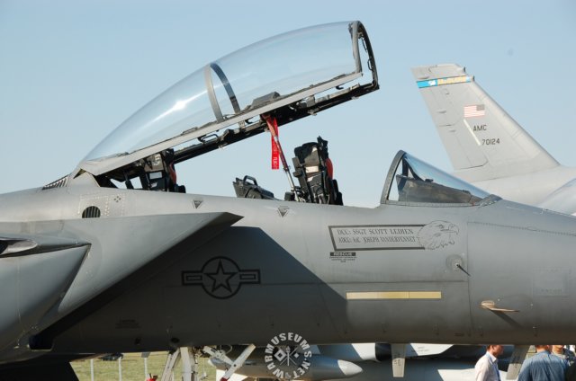 f15eaglecockpit.jpg