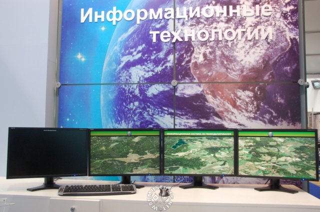 fourscreens.jpg