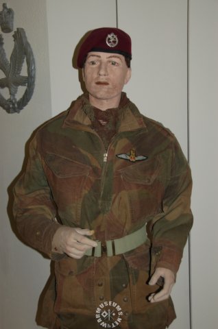 britishparatrooper.jpg