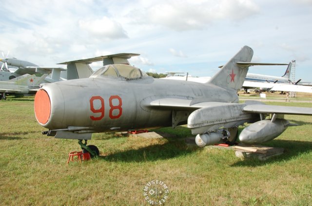 mig15bis2.jpg