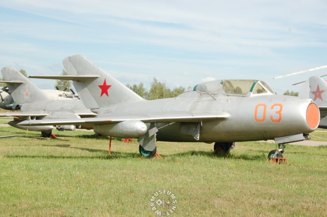 mig15uti3.jpg