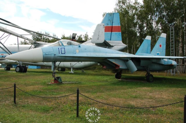 su27flanker.jpg
