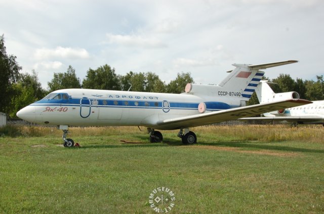 yak42airliner.jpg