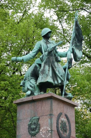 memorial2.jpg