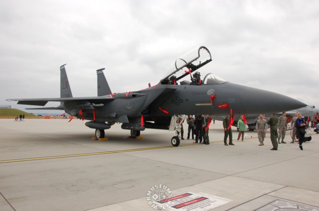 f15rightfrontview.jpg
