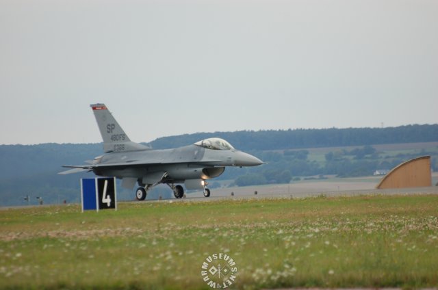 f1616.jpg